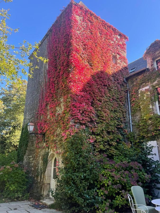 Manoir Du Vau D Arz Gites Et Chambres D Hotes Avec Piscine Malansac Exteriör bild