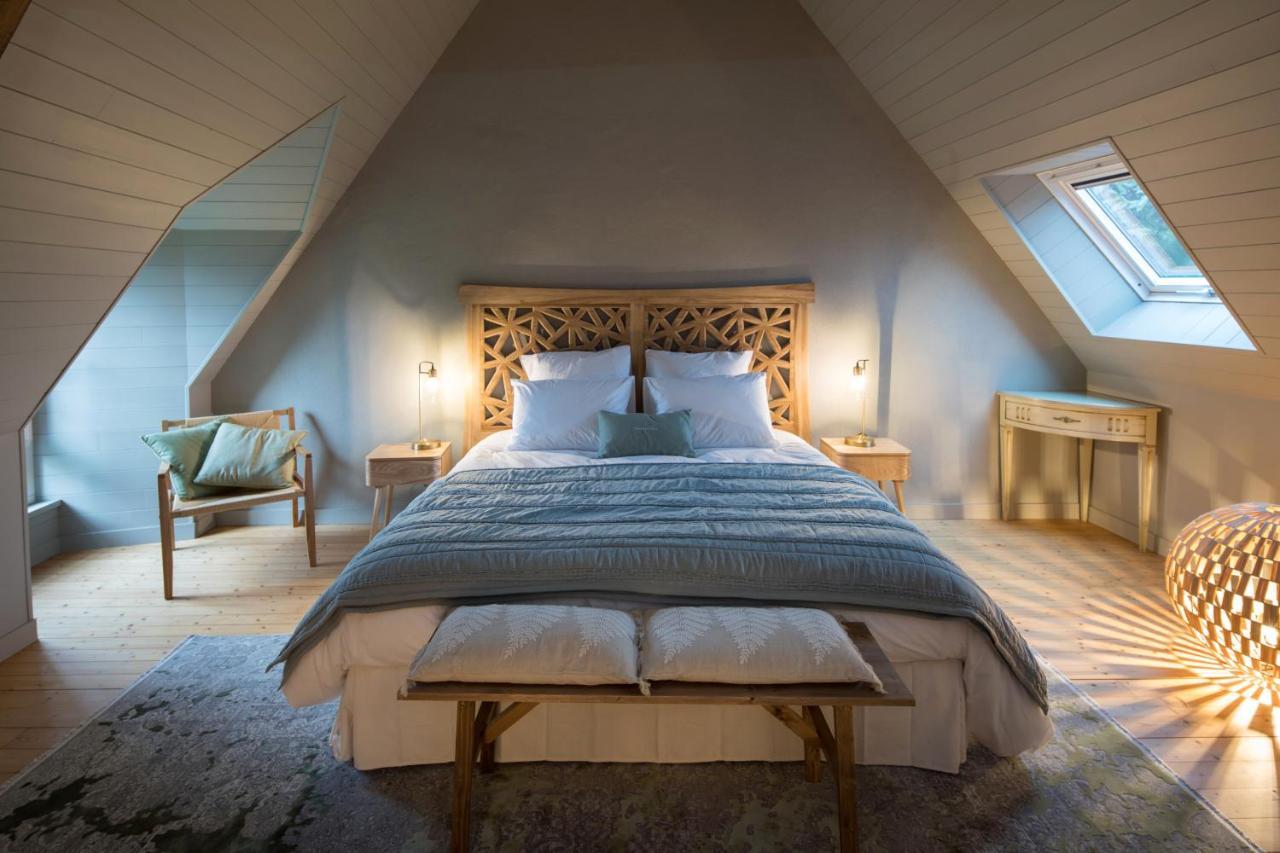 Manoir Du Vau D Arz Gites Et Chambres D Hotes Avec Piscine Malansac Exteriör bild