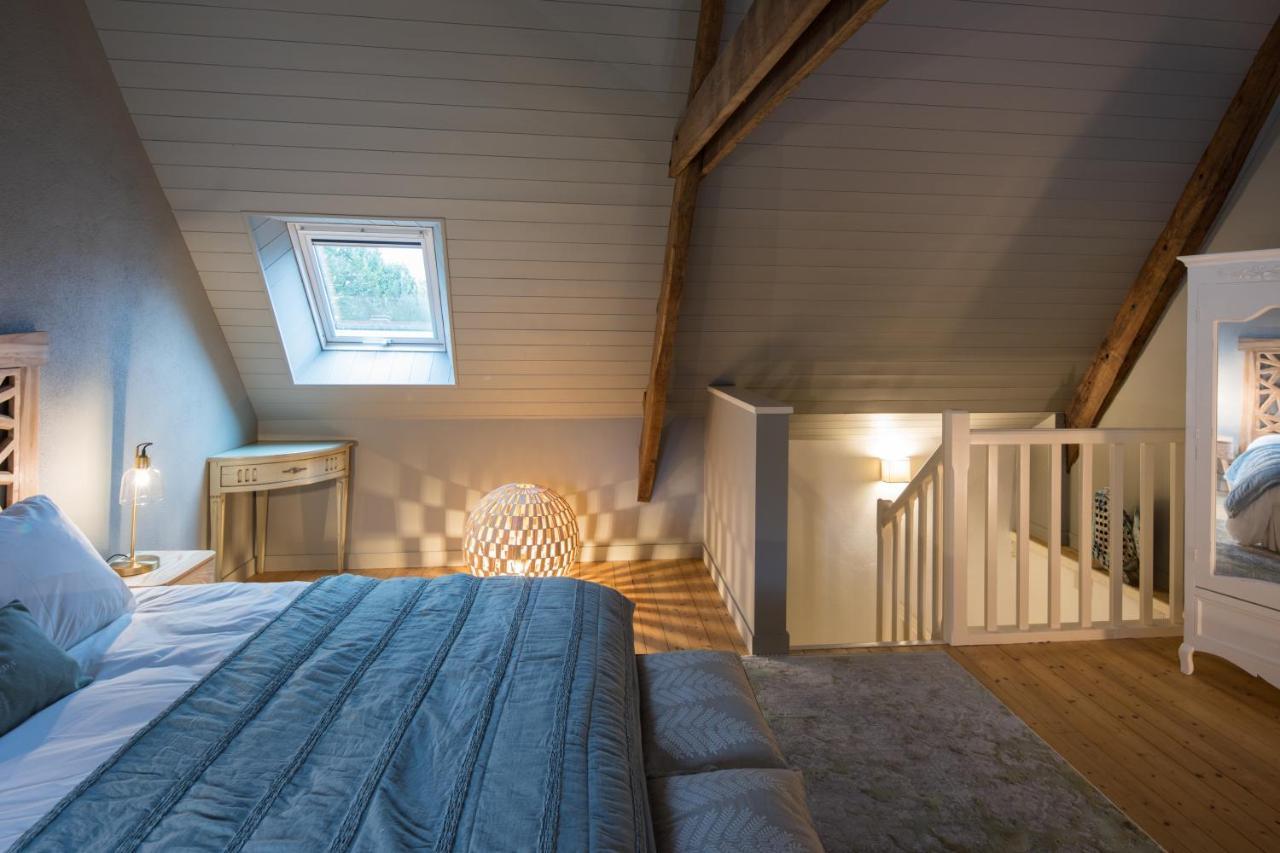 Manoir Du Vau D Arz Gites Et Chambres D Hotes Avec Piscine Malansac Exteriör bild