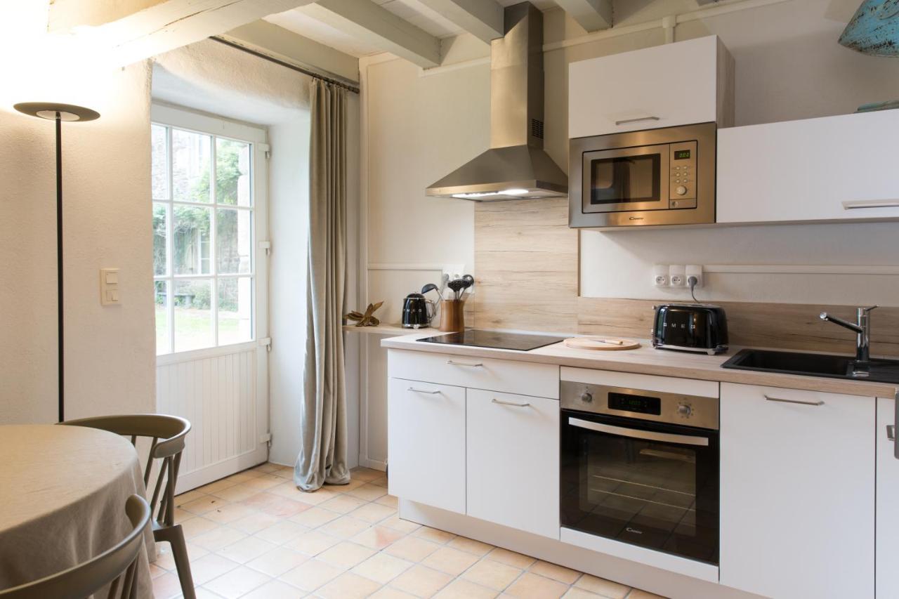 Manoir Du Vau D Arz Gites Et Chambres D Hotes Avec Piscine Malansac Exteriör bild