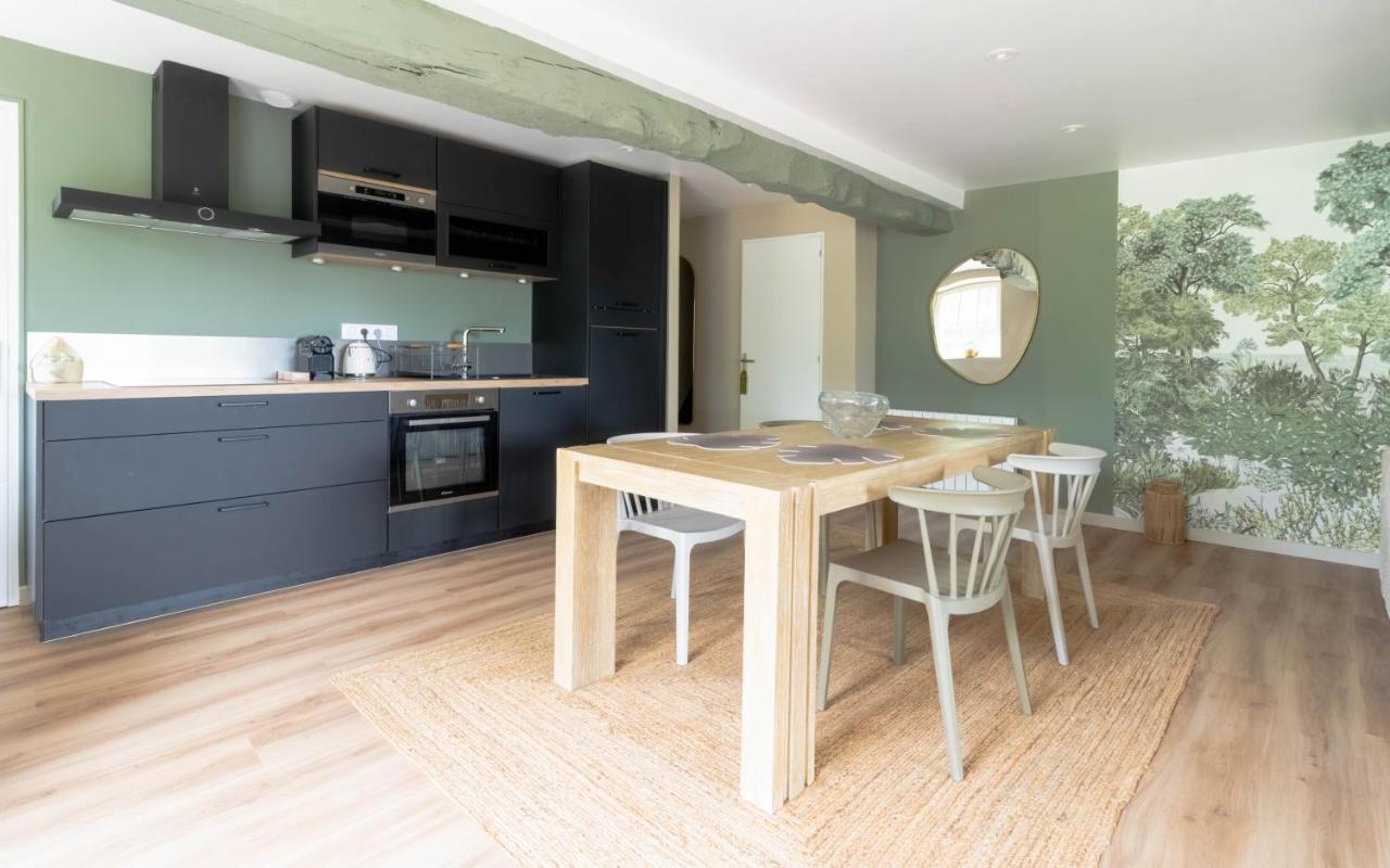 Manoir Du Vau D Arz Gites Et Chambres D Hotes Avec Piscine Malansac Exteriör bild
