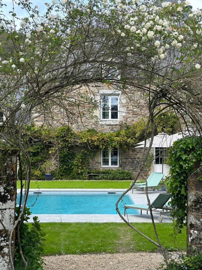 Manoir Du Vau D Arz Gites Et Chambres D Hotes Avec Piscine Malansac Exteriör bild