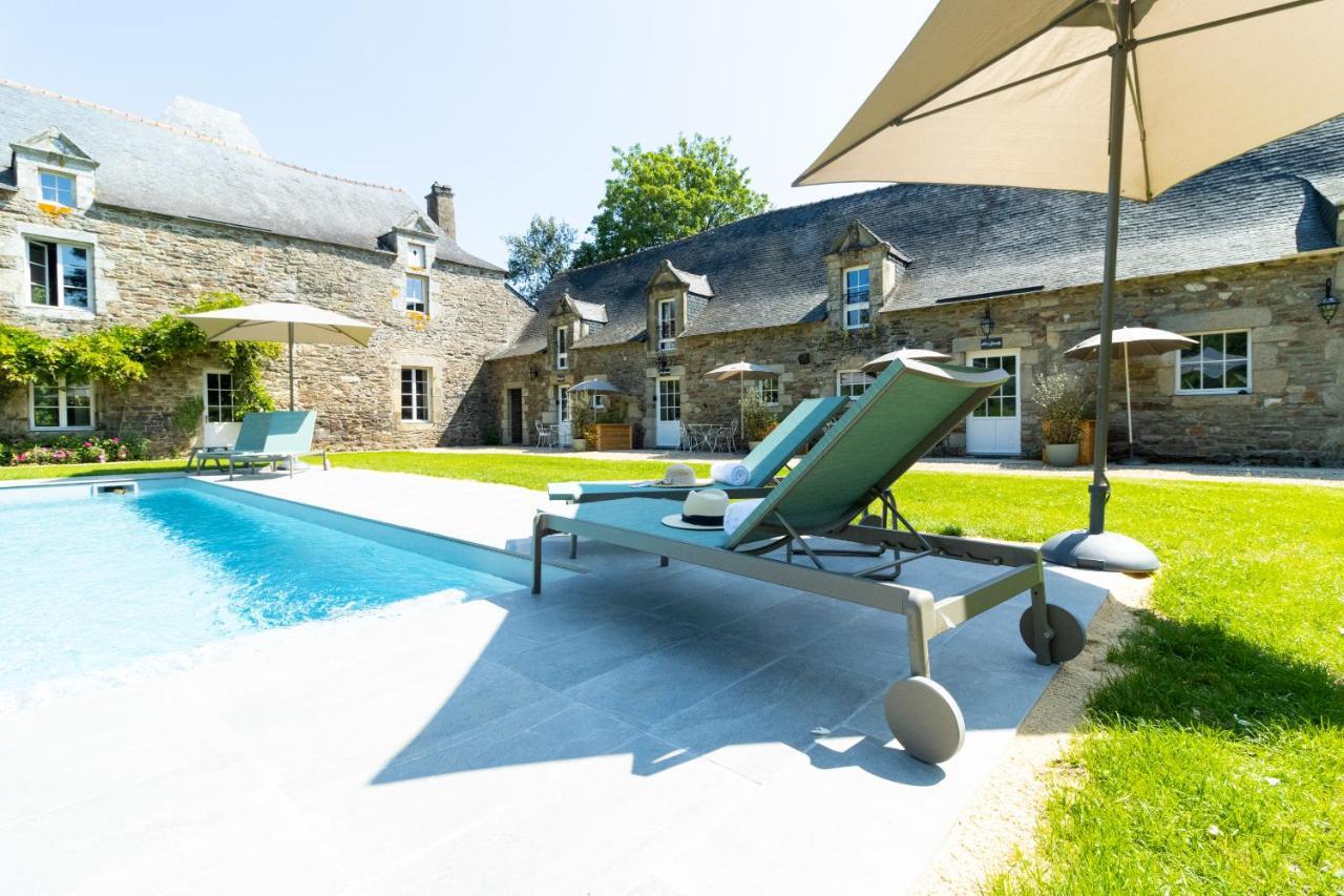 Manoir Du Vau D Arz Gites Et Chambres D Hotes Avec Piscine Malansac Exteriör bild