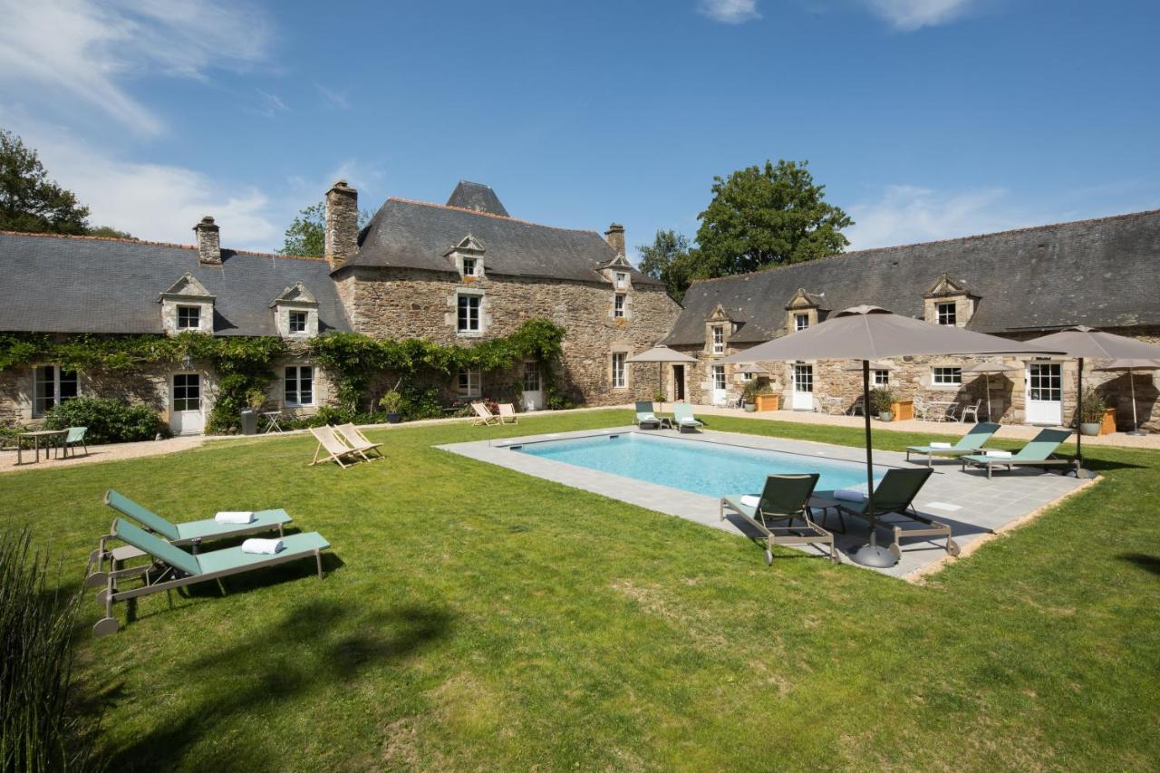 Manoir Du Vau D Arz Gites Et Chambres D Hotes Avec Piscine Malansac Exteriör bild