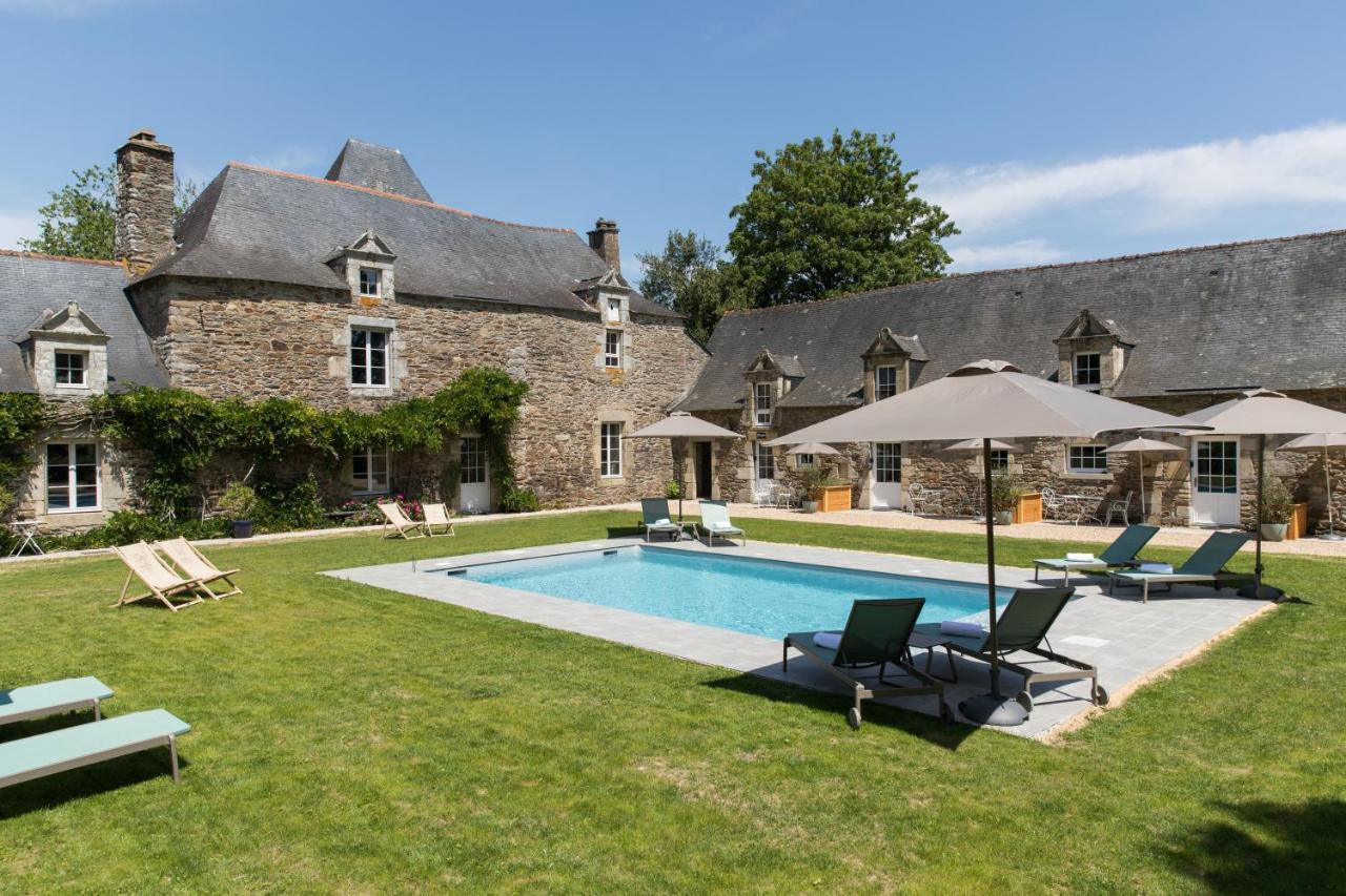 Manoir Du Vau D Arz Gites Et Chambres D Hotes Avec Piscine Malansac Exteriör bild